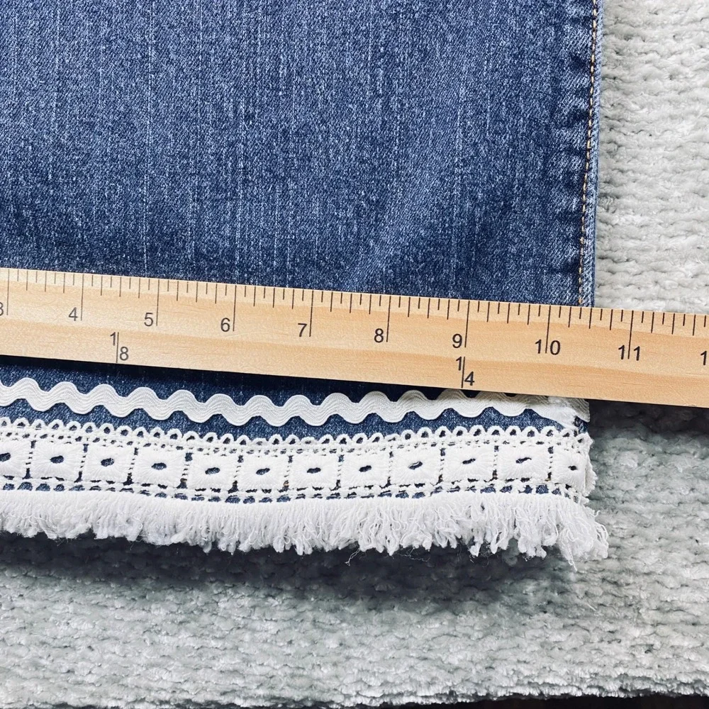 Levi's 515 Boot Cut Jeans Women's Size 10 L Blue Denim Crochet Fringe Accent‎
